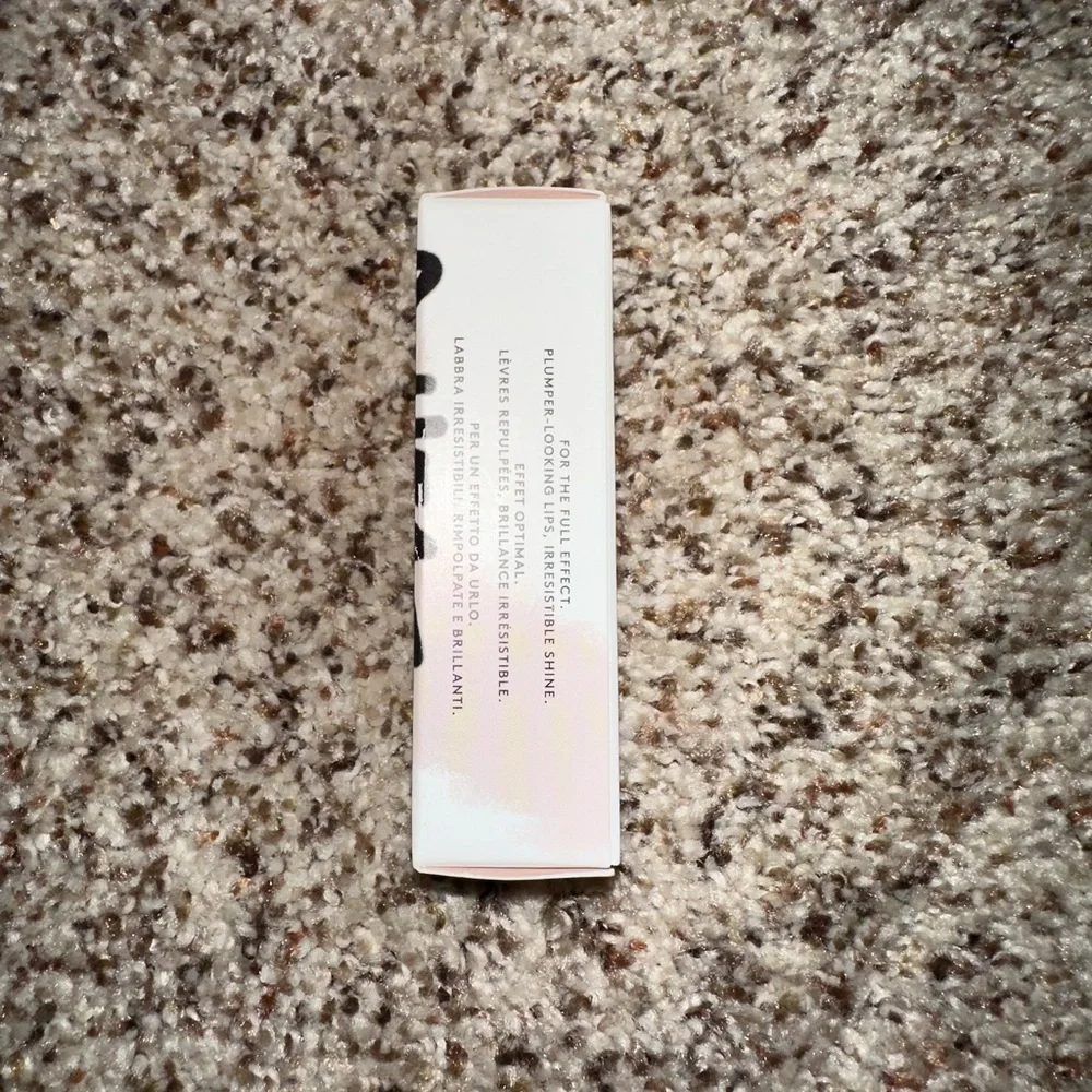 Fenty Beauty Gloss Bomb Heat Shade Hot Cherry 01